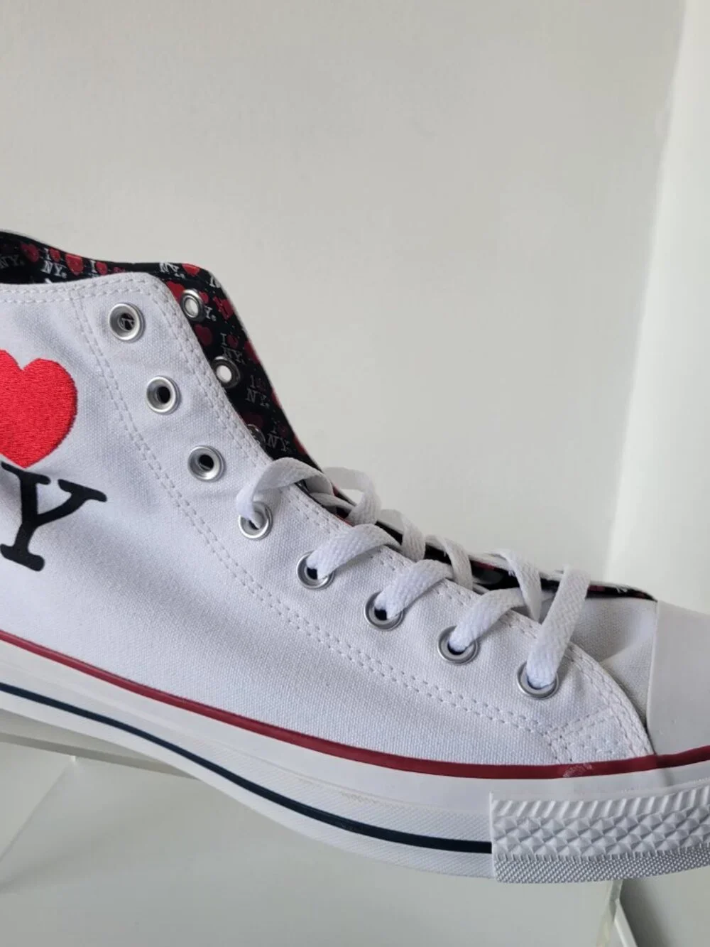Converse All Star Chuck Taylor I Love NY White High Top Sneakers (S: W13 / M11)